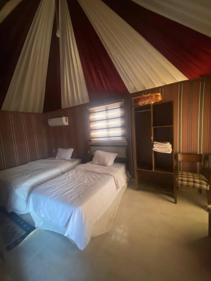 Omar Ali Luxury Camp Hotell Wadi Rum Exteriör bild