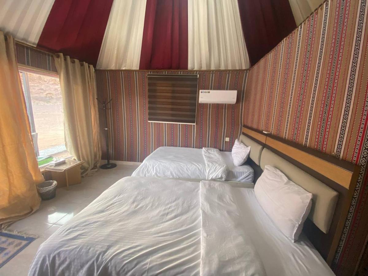 Omar Ali Luxury Camp Hotell Wadi Rum Exteriör bild